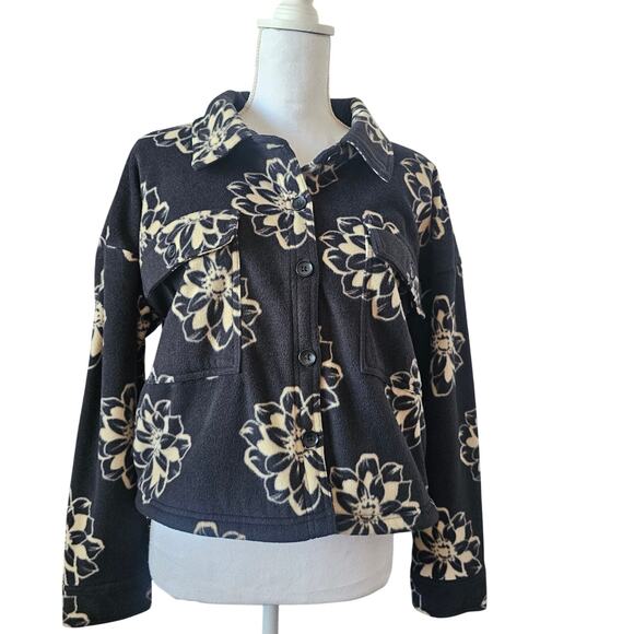 O’Neill Women’s Small Cropped Floral Fleece Jacket Black Beige Button Up Shacket - Picture 8 of 8
